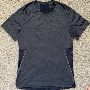Lululemon grey running T-shirt with reflectors size 6